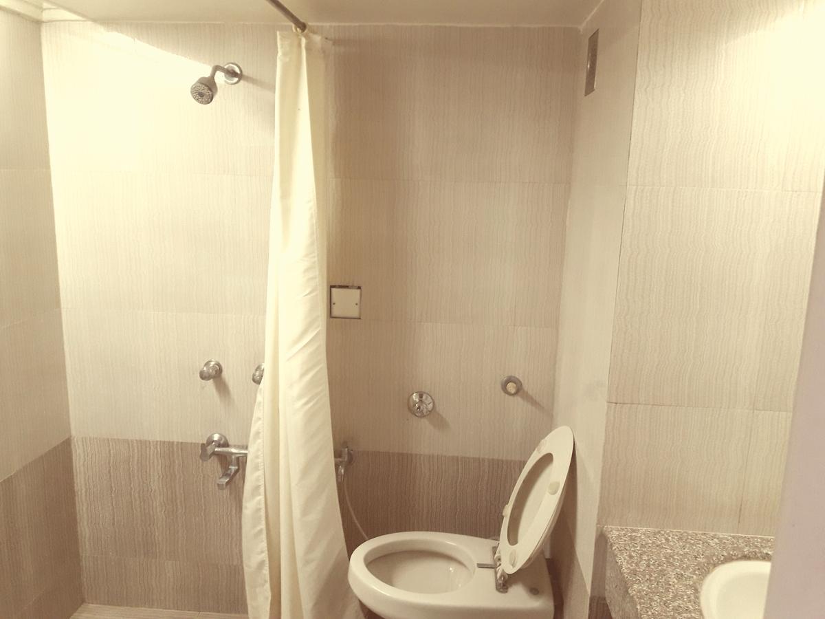 Hotel Bluehill Бхавнагар Экстерьер фото