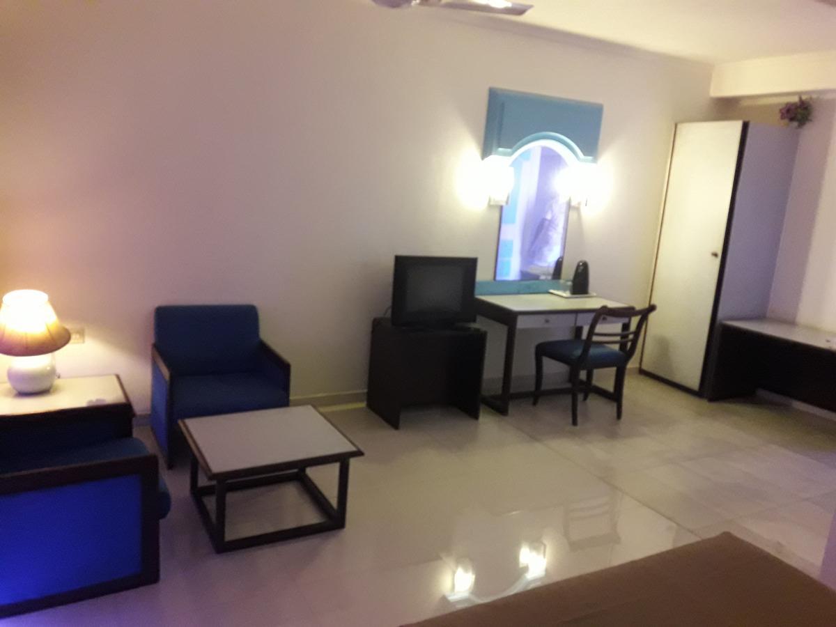Hotel Bluehill Бхавнагар Экстерьер фото