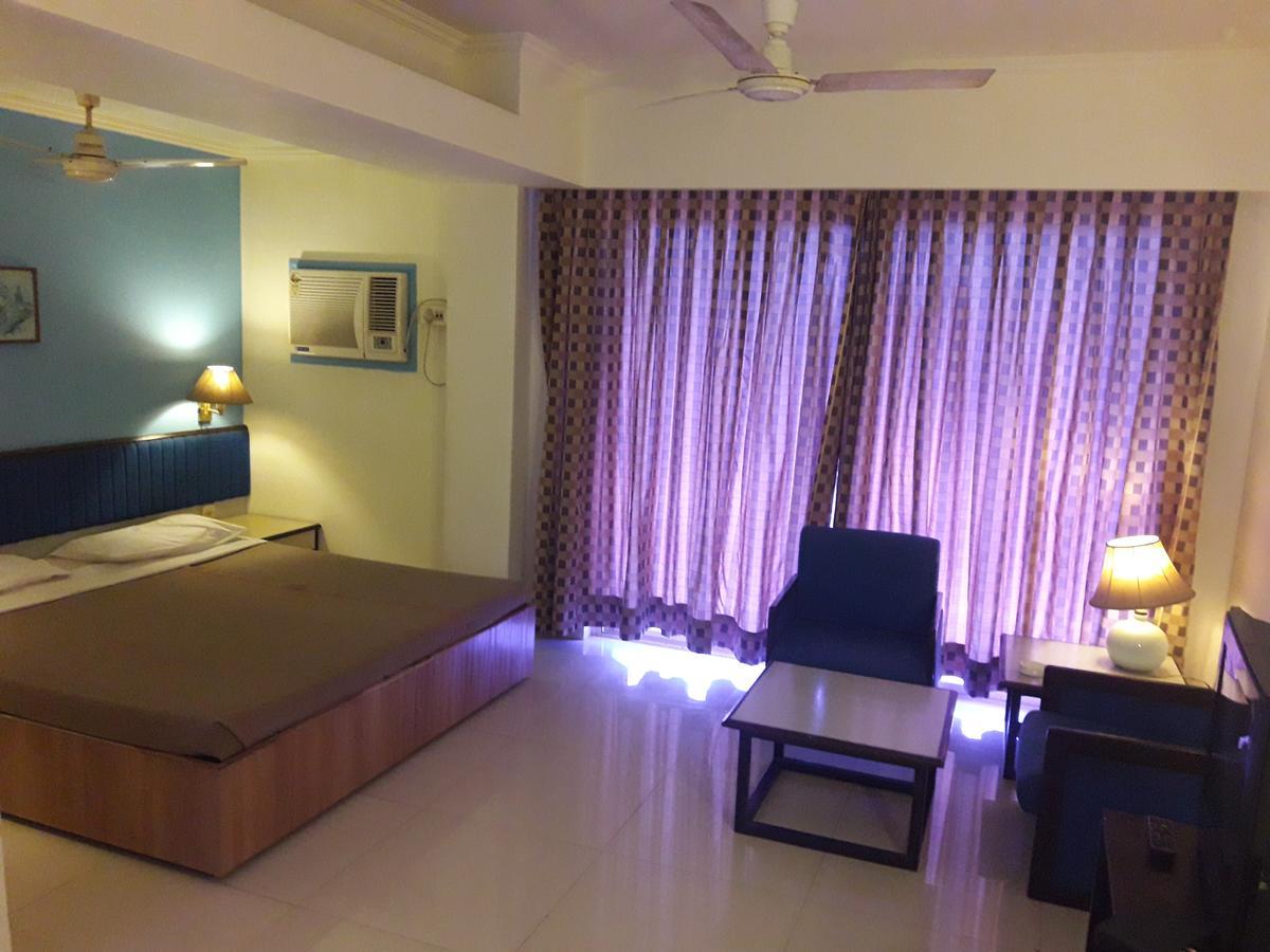 Hotel Bluehill Бхавнагар Экстерьер фото